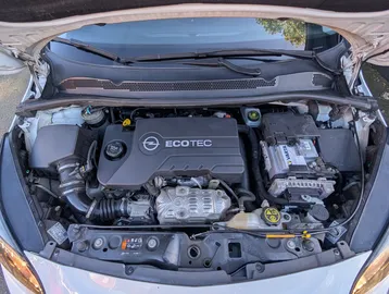 Car image 18