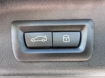 Car image 36