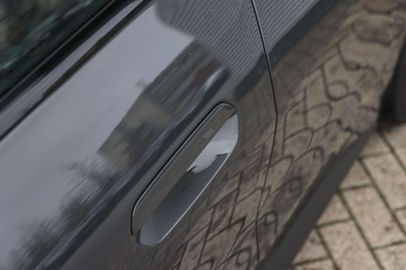 Car image 36