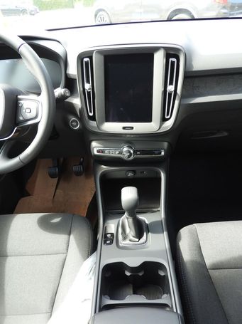 Volvo XC40 T2 95 kW image number 13