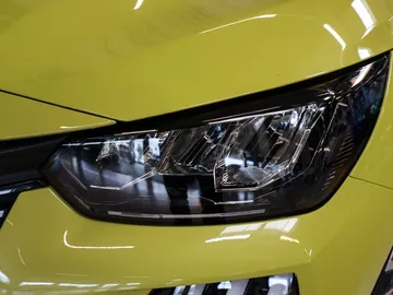 Car image 24