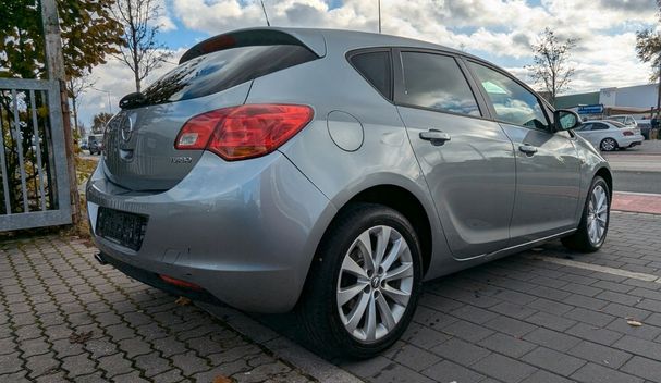 Opel Astra 1.4 Turbo 150 Jahre Opel 103 kW image number 2