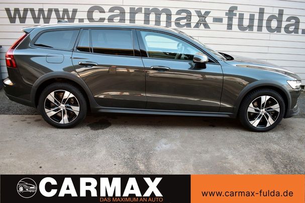 Volvo V60 Cross Country AWD D3 110 kW image number 14