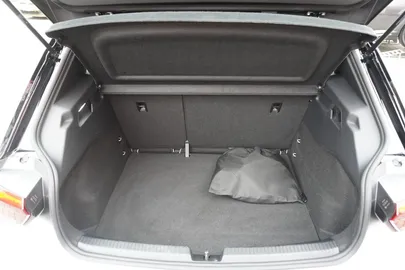 Car image 35