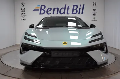 Car image 3