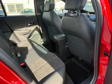 Car image 46