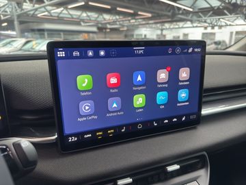Car image 17