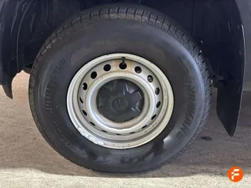 Car image 28