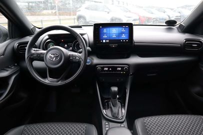 Car image 14