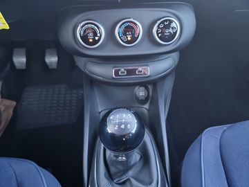 Car image 29