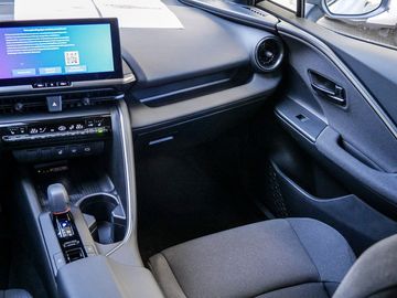 Car image 16