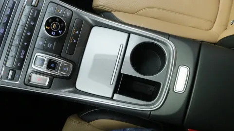 Car image 44