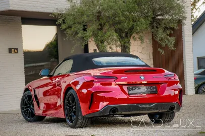 Car image 4