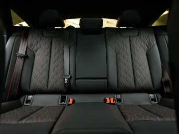 Car image 36