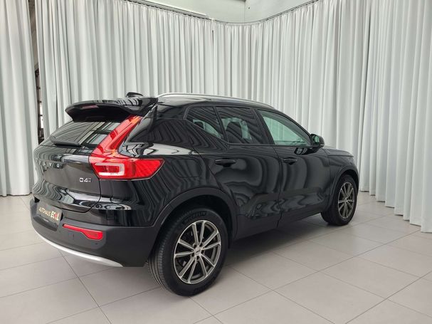 Volvo XC40 AWD 140 kW image number 4