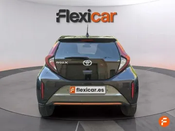 Car image 3