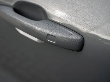 Car image 36
