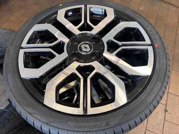 Car image 21