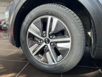 Car image 39