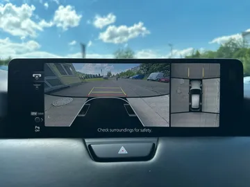 Car image 28