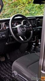 Car image 37