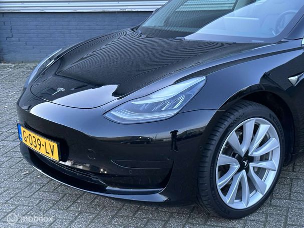 Tesla Model 3 60 Plus 239 kW image number 4