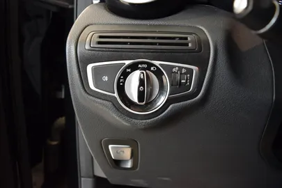 Car image 38