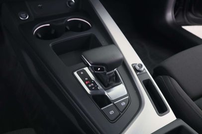 Car image 31