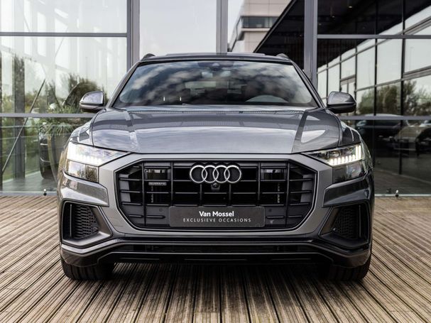 Audi Q8 55 TFSIe quattro 280 kW image number 3