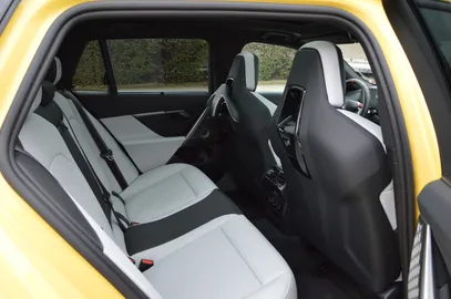 Car image 37