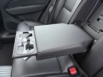 Car image 47