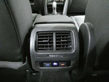 Car image 37