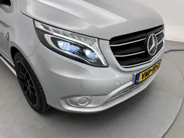 Car image 40