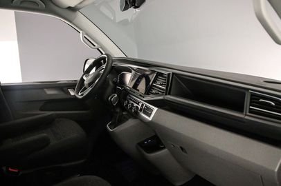 Car image 33