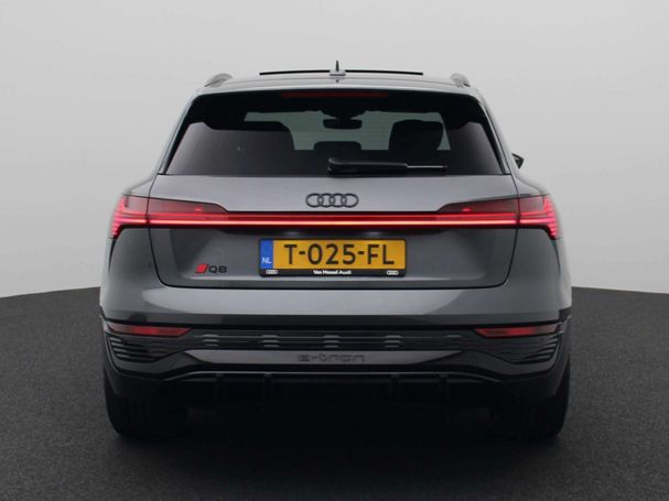 Audi Q8 55 quattro e-tron S-line 300 kW image number 3