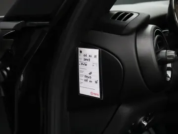Car image 27