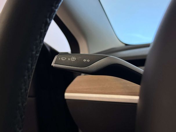 Tesla Model 3 Long Range AWD 258 kW image number 14