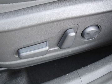 Car image 41