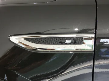 Car image 33