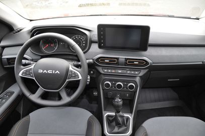 Car image 13