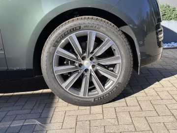 Car image 33
