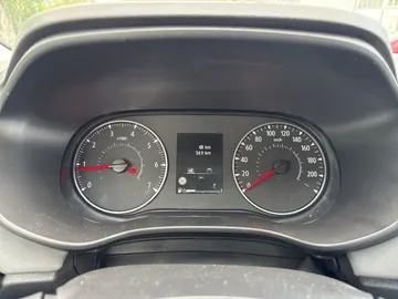 Car image 28