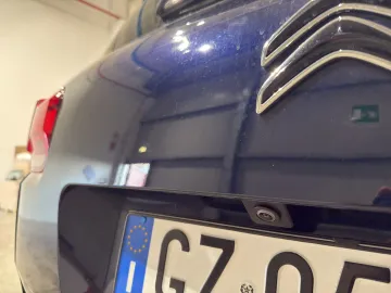 Car image 28
