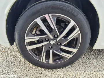 Car image 36