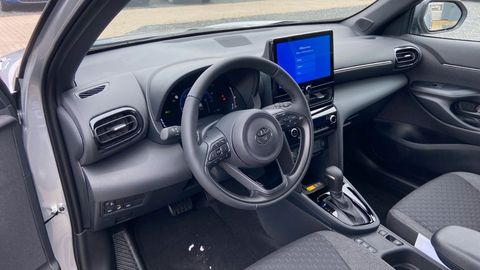 Car image 12