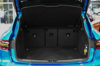 Car image 33