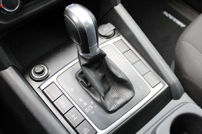 Car image 36