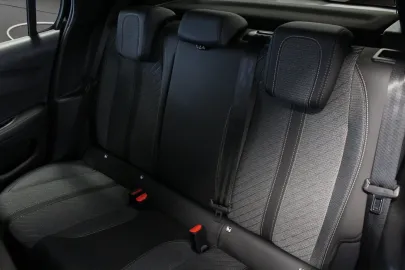 Car image 30