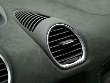 Car image 38