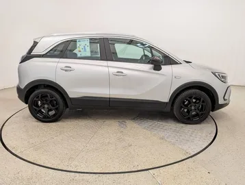 Car image 32